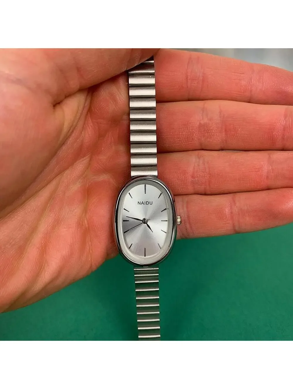 Y2k style silver round stainless steel luxury classy sport white and silver watc